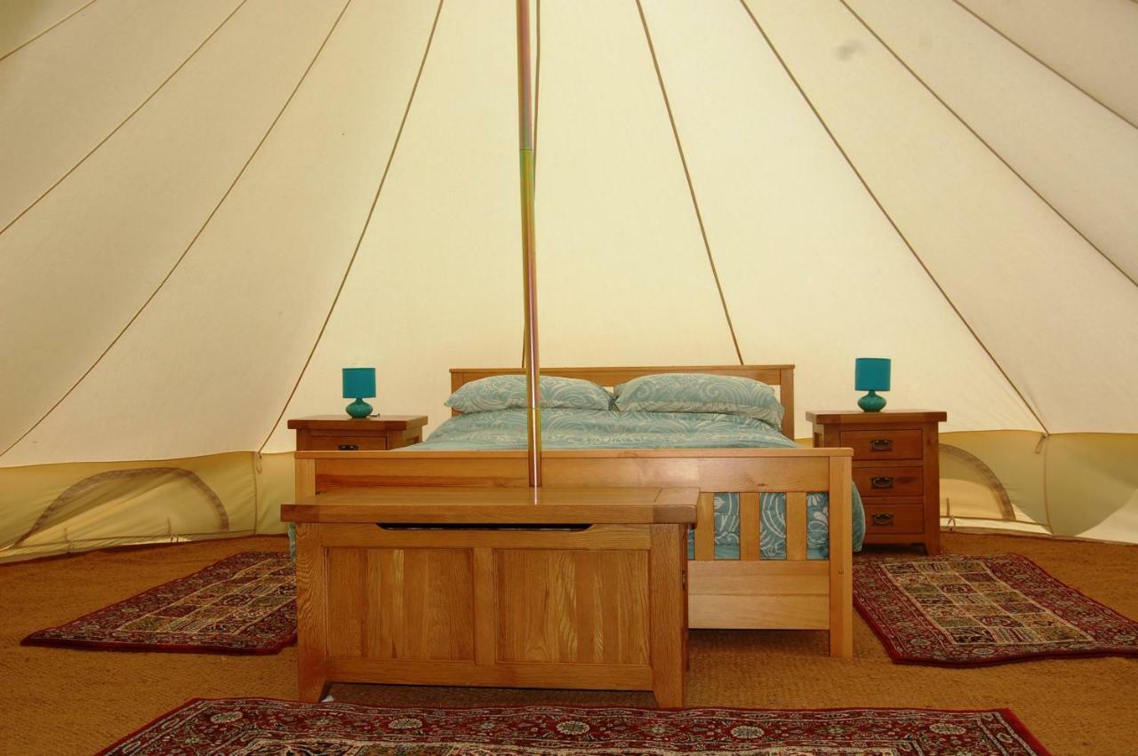 Camping La Foret De Tesse Eksteriør billede