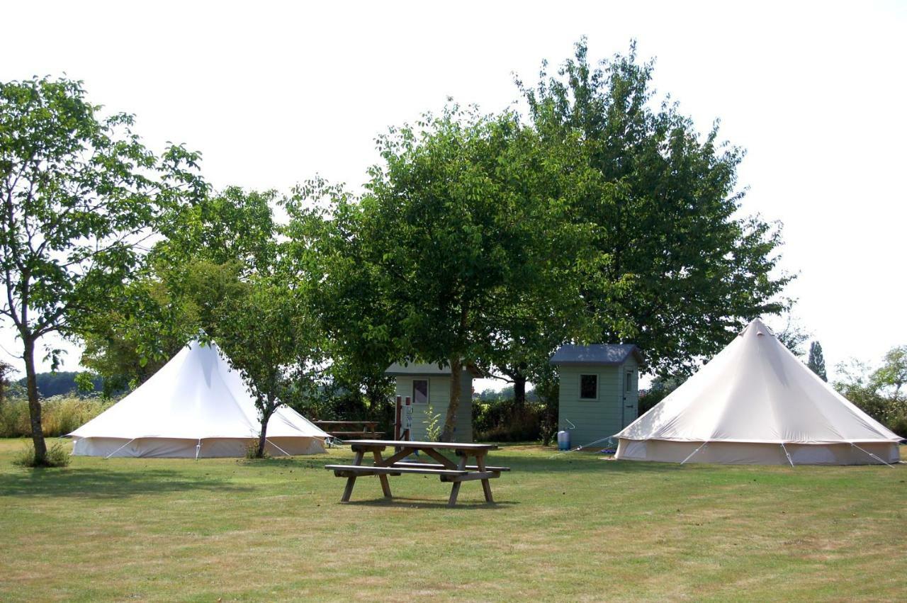 Camping La Foret De Tesse Eksteriør billede
